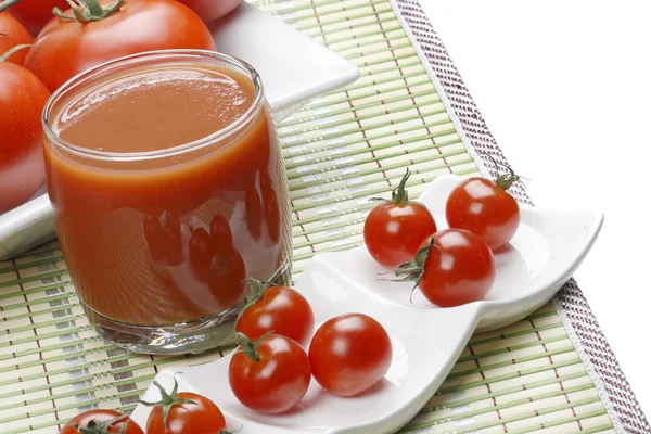 果汁和西红柿. — 图库照片