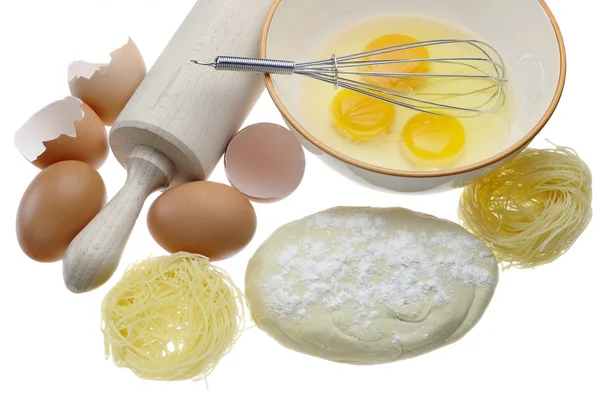 Uova, pasta e mattarello . — Foto Stock