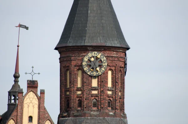 Menara dengan jam — Stok Foto