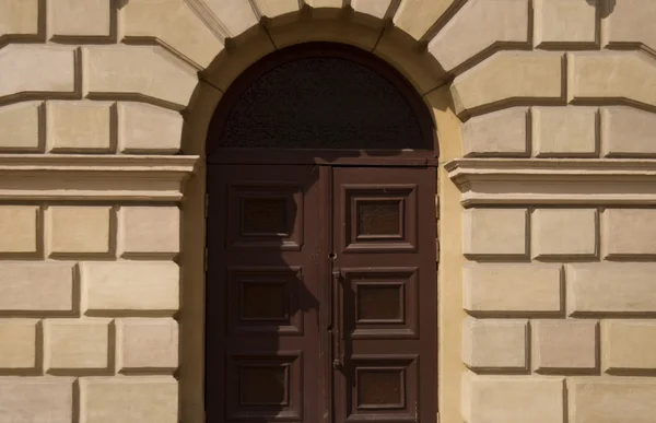 Dveře v budově city — Stock fotografie