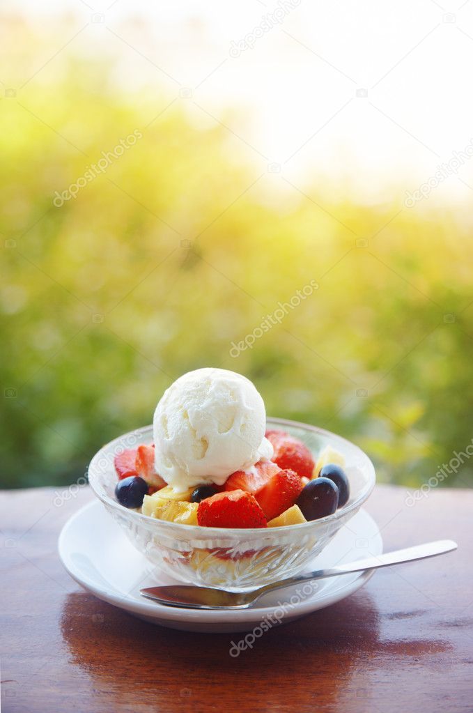 Fruit salad with ice cream