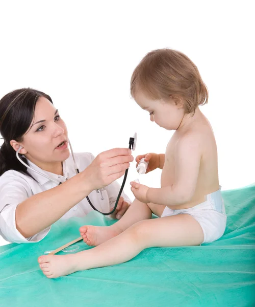 Çocuk doktoru ile kız bebek — Stok fotoğraf