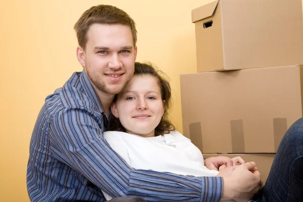 Couple moving in — Stock Photo, Image
