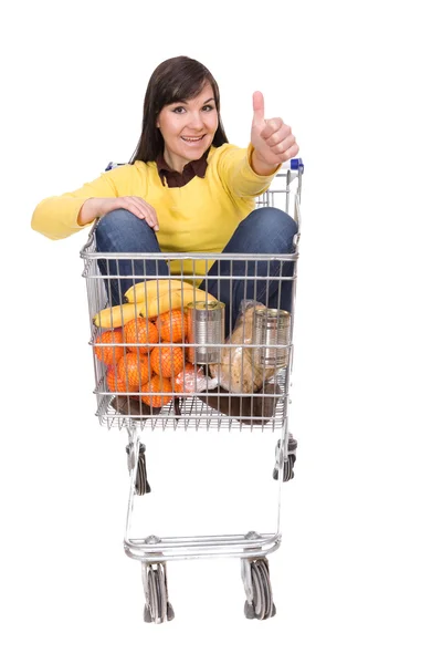 Frau mit Einkaufswagen — Stockfoto