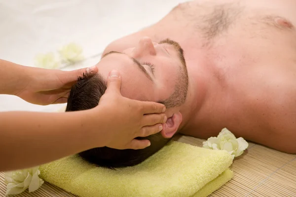 Homme en massage — Photo