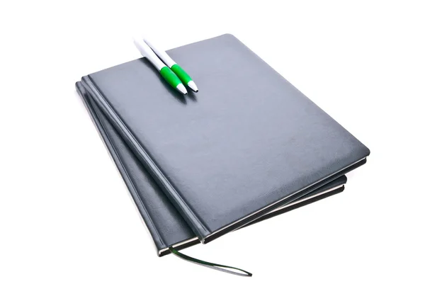 笔记本和钢笔隔离 — 图库照片