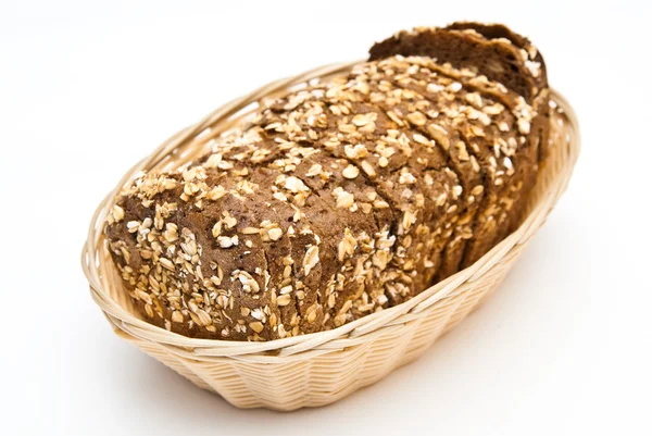 Хліб оптом у плетеному кошику — стокове фото
