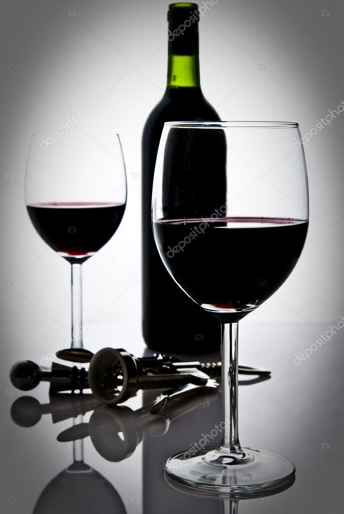 Bottle of wine and wineglasses