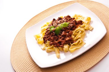 Spagetti bolognese peynirli