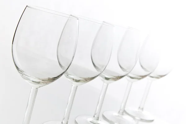 Άδειο wineglasses σε άσπρο φόντο — Φωτογραφία Αρχείου