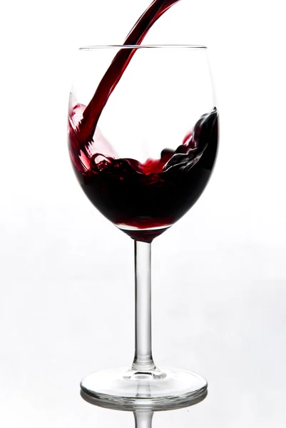 Kırmızı şaraplı şarap kadehi. — Stok fotoğraf
