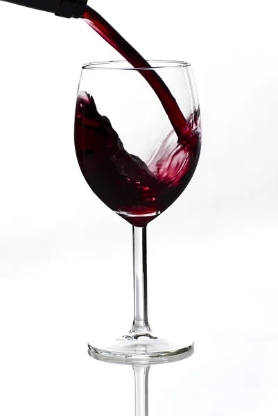 Kırmızı şaraplı şarap kadehi. — Stok fotoğraf