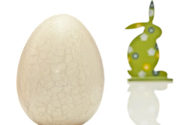 Uovo di Pasqua e coniglio — Foto Stock