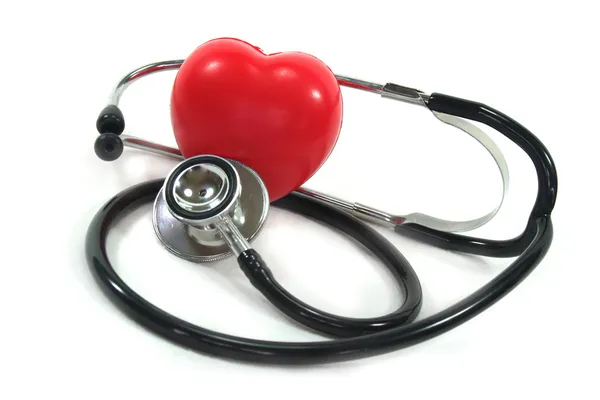 Steteskop ile kırmızı kalp — Stok fotoğraf