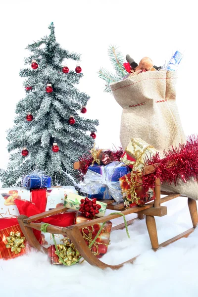 Släde med julklappar — Stockfoto