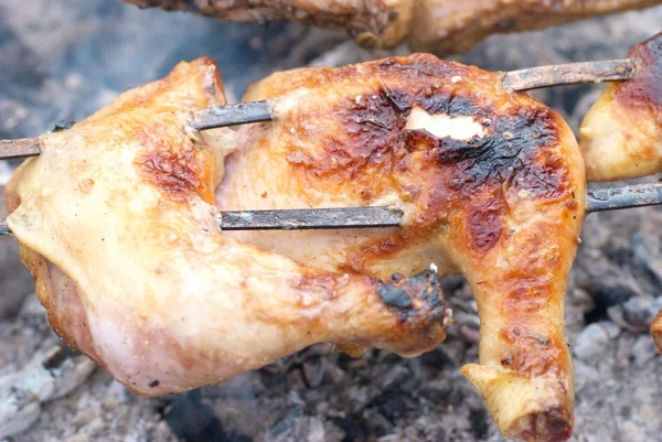 Kebab z kurczaka z grilla apetyczny — Zdjęcie stockowe
