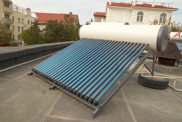 Système solaire de chauffage de l'eau sous vide — Photo