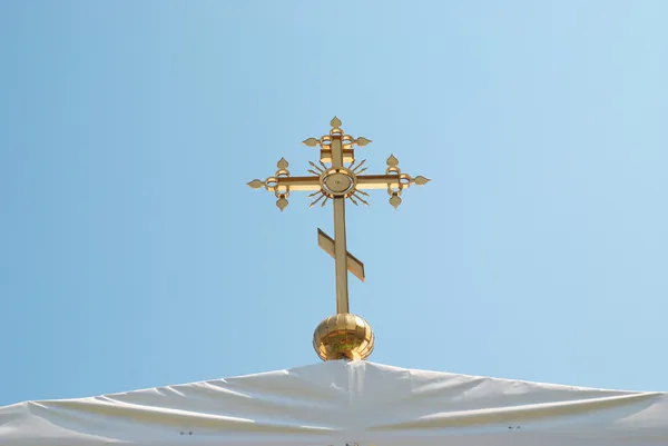 Goldenes orthodoxes Kreuz — Stockfoto