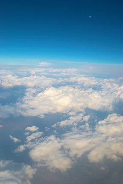 Небо и облака — стоковое фото