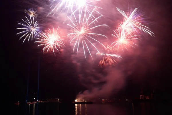 Bellissimo saluto e fuochi d'artificio — Foto Stock