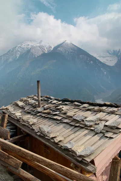 ヒマラヤの山でチベットの村. — ストック写真