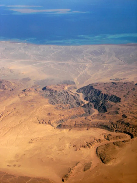 Vista do avião para o deserto — Fotografia de Stock