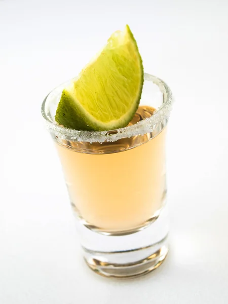 Tiro de tequila y lima — Foto de Stock