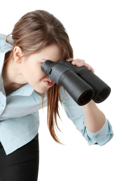 Jovem mulher de negócios com binocular — Fotografia de Stock
