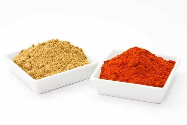 Chilipulver och koriander pulver — Stockfoto