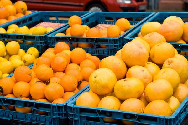 Sinaasappelen op een markt — Stockfoto