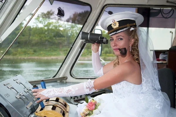 Bride of the captain — Stock Photo, Image