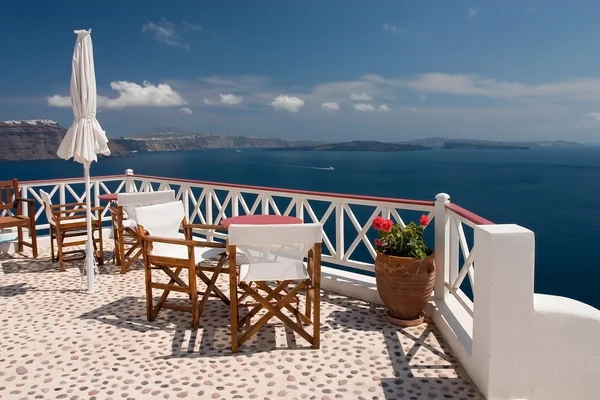 Santorini vista da varanda Fotos De Bancos De Imagens Sem Royalties