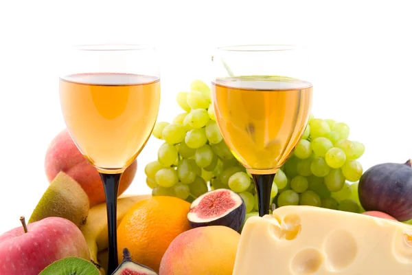 Wein, Käse und Früchte — Stockfoto