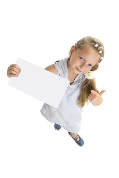 Menina loira mostra cartão — Fotografia de Stock