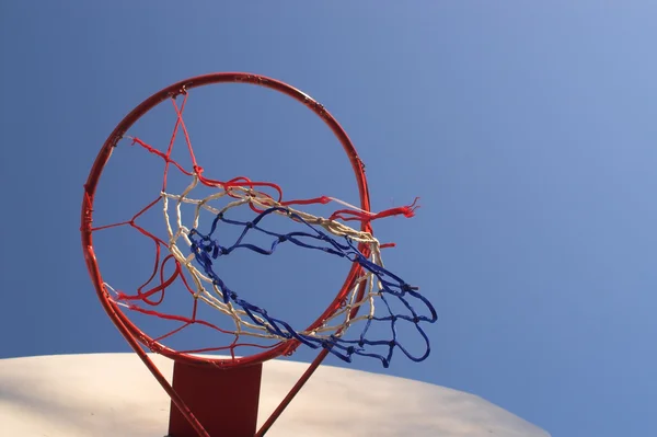 Баскетбольные ворота — стоковое фото