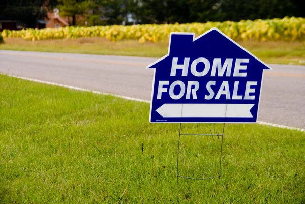 Domov pro nápis-na prodej — Stock fotografie