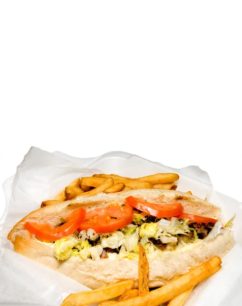 Philly Cheesesteak und Pommes frites — Stockfoto
