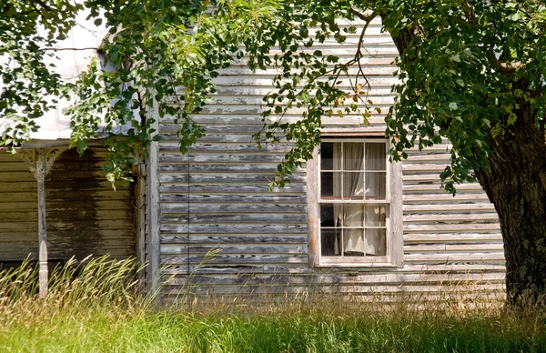 Gamla hus fönster — Stockfoto