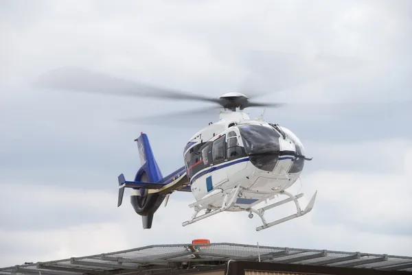 Leven vlucht helecopter — Stockfoto