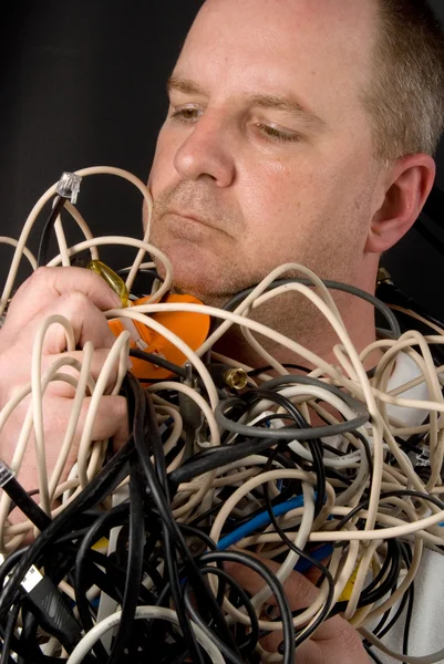 Kablolara Karışan Adam — Stok fotoğraf