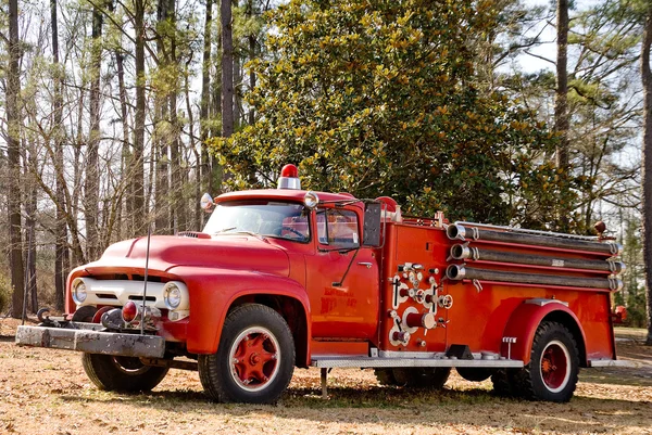 Antikes Feuerwehrauto — Stockfoto