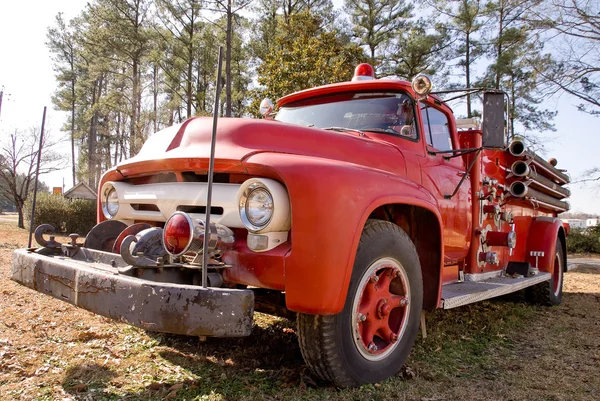 Camión de bomberos antiguo —  Fotos de Stock