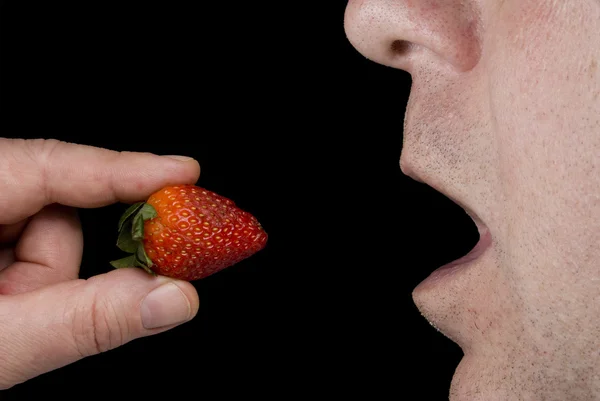 Τρώει φράουλες — Φωτογραφία Αρχείου