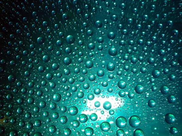 Gotas no fundo azul — Fotografia de Stock