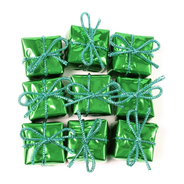 Маленькие зеленые подарки — стоковое фото