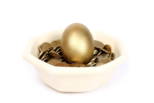 Goldenes Ei — Stockfoto