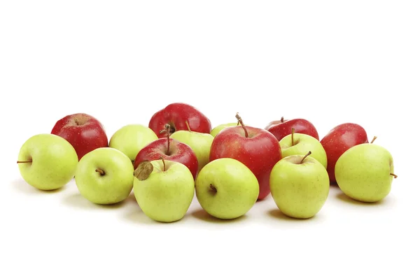 Rote und grüne Äpfel — Stockfoto