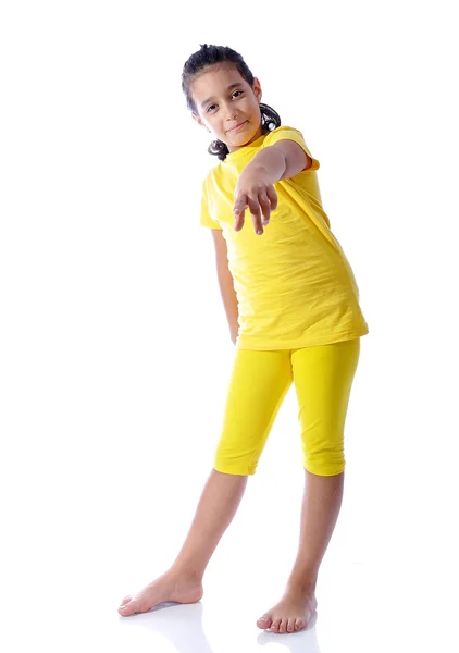Jest piękny cute girl w ubrania żółty — Zdjęcie stockowe