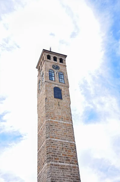 Torre de vigia contra o céu — Fotografia de Stock