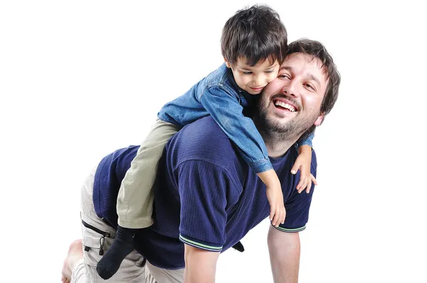 Щасливий молодий батько зі своєю дитиною на білому фоні — стокове фото